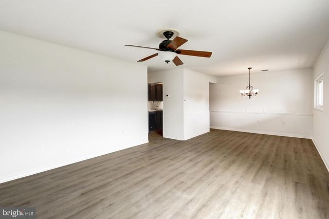 11 CONOY RD, Landisville, PA 17538