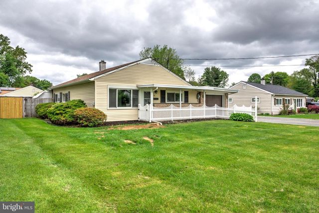 11 CONOY RD, Landisville, PA 17538