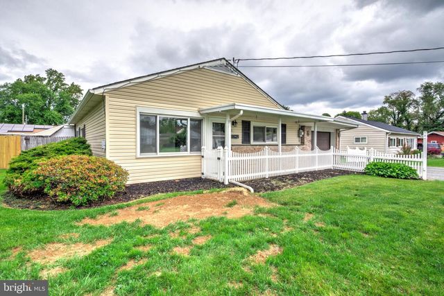 11 CONOY RD, Landisville, PA 17538