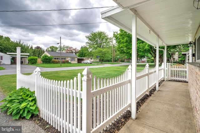 11 CONOY RD, Landisville, PA 17538
