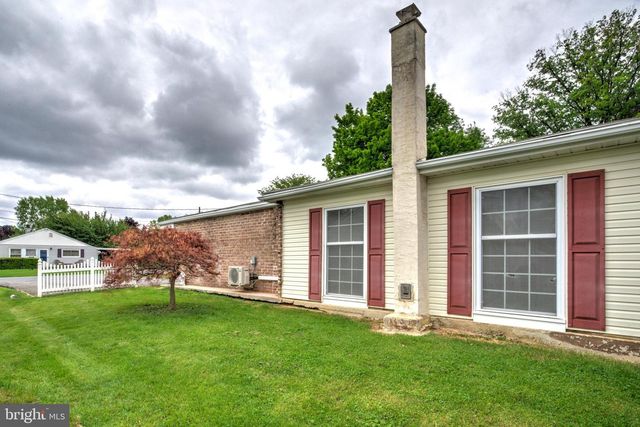 11 CONOY RD, Landisville, PA 17538