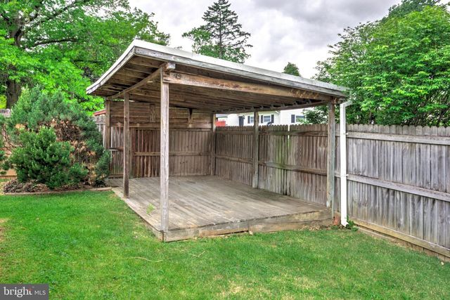 11 CONOY RD, Landisville, PA 17538