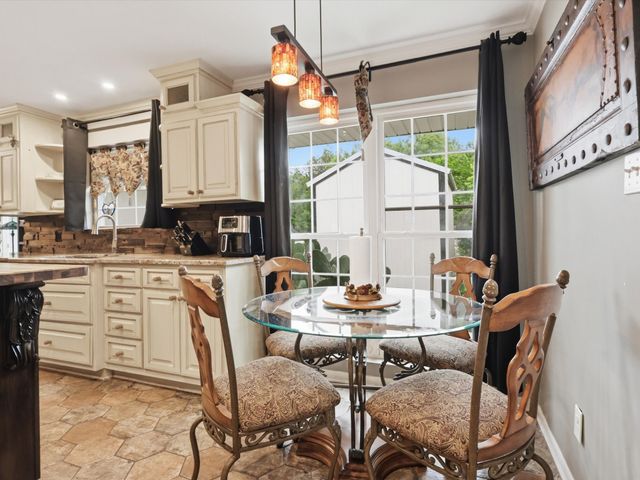 6079 Wonder Drive, Fort Worth, TX 76133