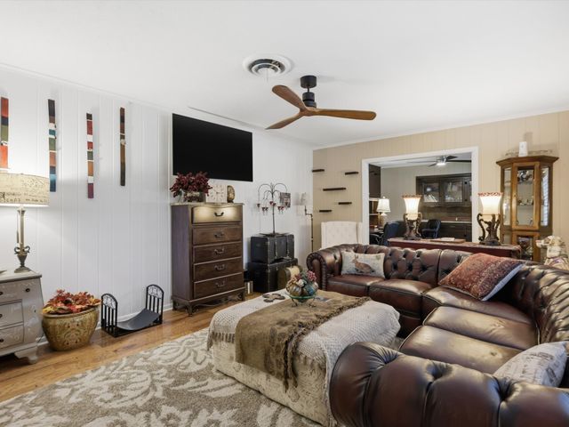 6079 Wonder Drive, Fort Worth, TX 76133