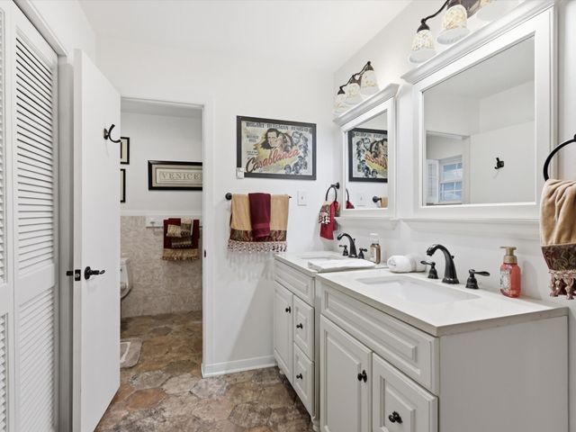 6079 Wonder Drive, Fort Worth, TX 76133