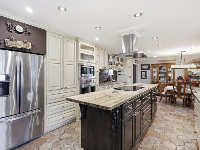 6079 Wonder Drive, Fort Worth, TX 76133