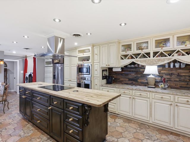 6079 Wonder Drive, Fort Worth, TX 76133