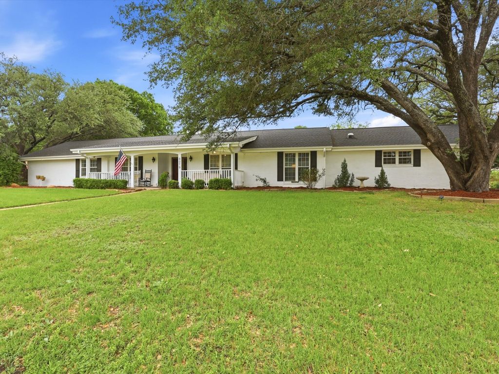 6079 Wonder Drive, Fort Worth, TX 76133