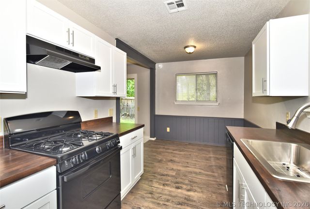 345 W Waco Place, Broken Arrow, OK 74011