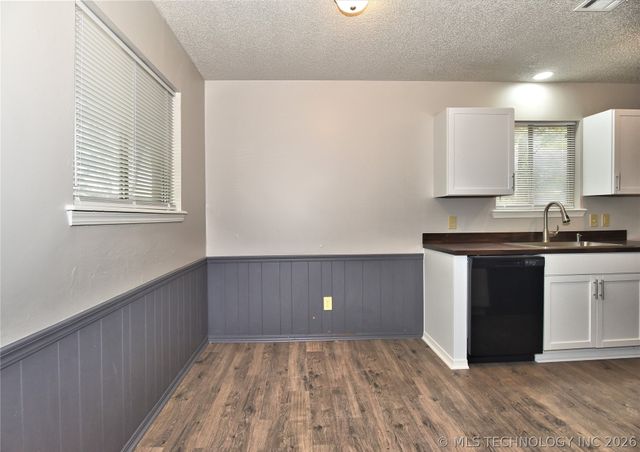 345 W Waco Place, Broken Arrow, OK 74011