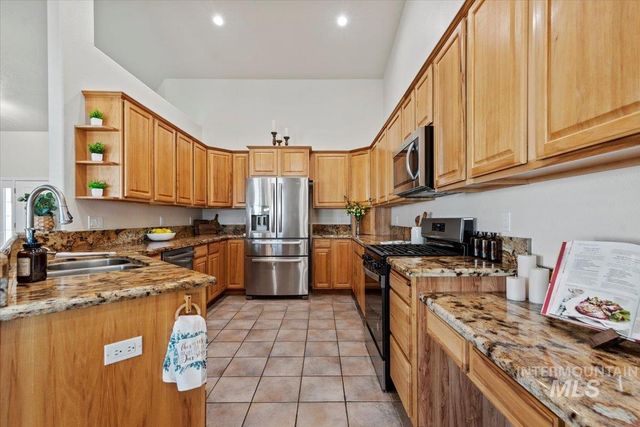7825 S Chisum Way, Meridian, ID 83642