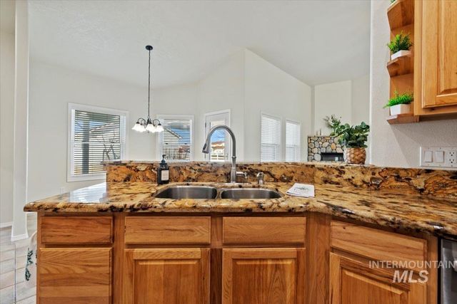 7825 S Chisum Way, Meridian, ID 83642