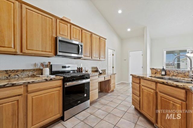 7825 S Chisum Way, Meridian, ID 83642