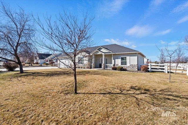 7825 S Chisum Way, Meridian, ID 83642