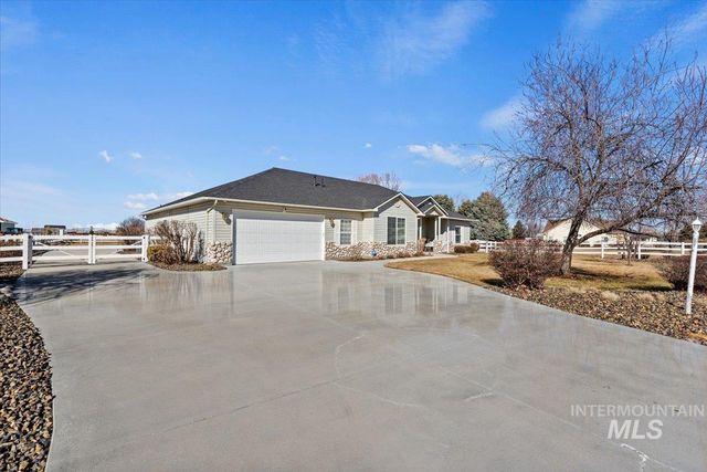 7825 S Chisum Way, Meridian, ID 83642