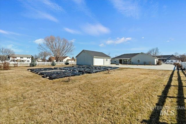 7825 S Chisum Way, Meridian, ID 83642