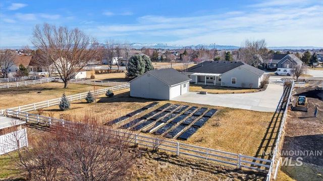 7825 S Chisum Way, Meridian, ID 83642