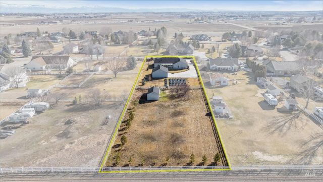 7825 S Chisum Way, Meridian, ID 83642