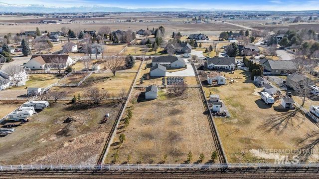 7825 S Chisum Way, Meridian, ID 83642