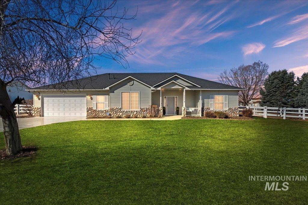 7825 S Chisum Way, Meridian, ID 83642