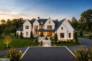 9910 DEERFIELD POND DR, Great Falls, VA 22066