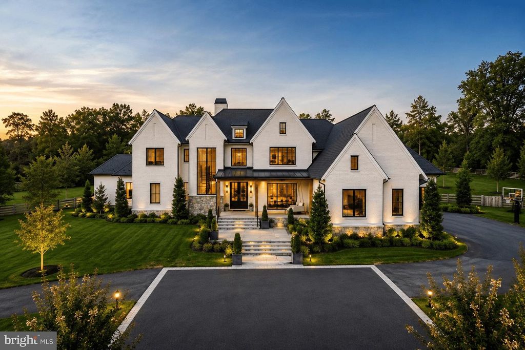 9910 DEERFIELD POND DR, Great Falls, VA 22066