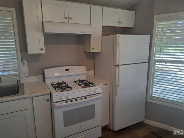 162 Love Lane, Bakersfield, CA 93308