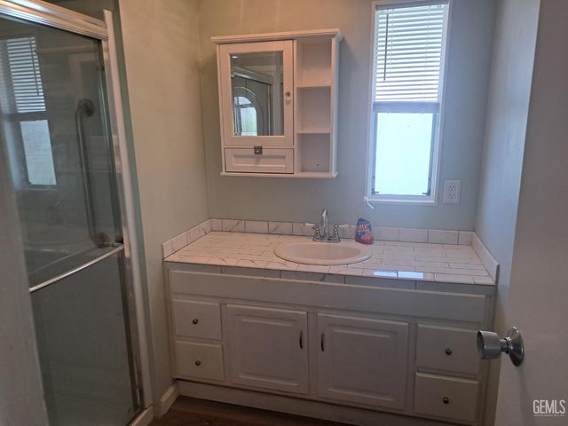162 Love Lane, Bakersfield, CA 93308