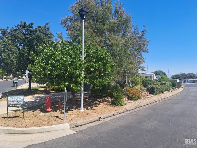 162 Love Lane, Bakersfield, CA 93308