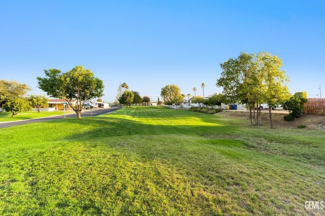 162 Love Lane, Bakersfield, CA 93308