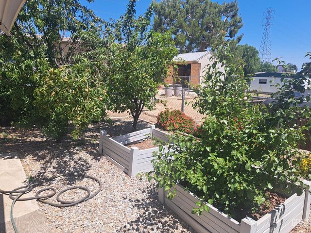 162 Love Lane, Bakersfield, CA 93308