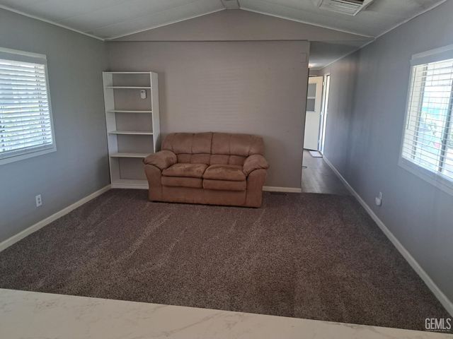 162 Love Lane, Bakersfield, CA 93308