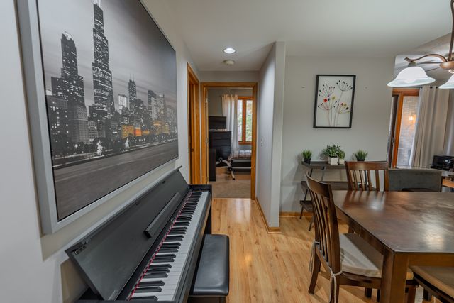 1745 PAVILION Way 206, Park Ridge, IL 60068