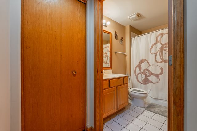 1745 PAVILION Way 206, Park Ridge, IL 60068