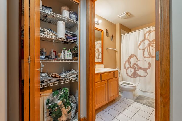 1745 PAVILION Way 206, Park Ridge, IL 60068