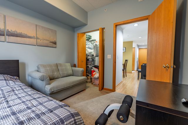 1745 PAVILION Way 206, Park Ridge, IL 60068