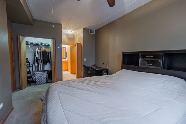 1745 PAVILION Way 206, Park Ridge, IL 60068