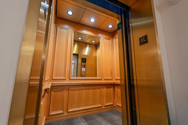 1745 PAVILION Way 206, Park Ridge, IL 60068