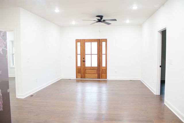 279 OAKGROVE RD, Selmer, TN 38375