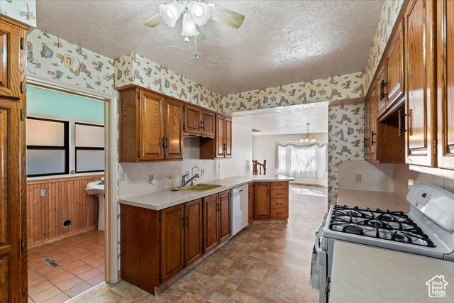 303 S CENTER ST, Fielding, UT 84311