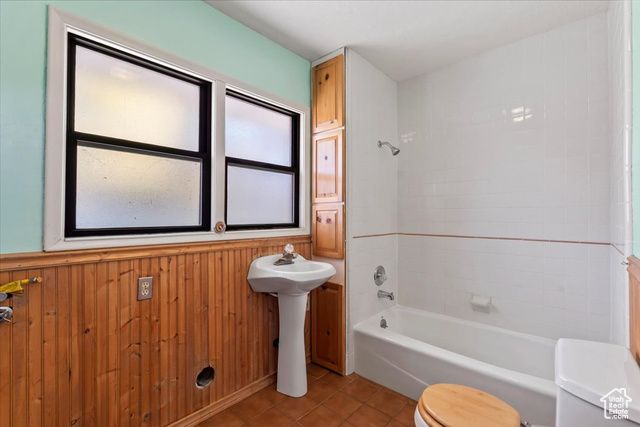 303 S CENTER ST, Fielding, UT 84311