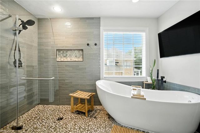 1781 Champion Cir, Virginia Beach, VA 23456