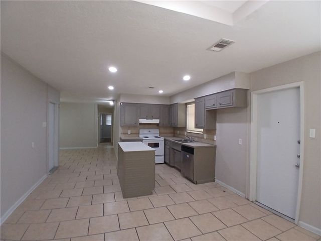 4713 S Shea Pkwy, Corpus Christi, TX 78413