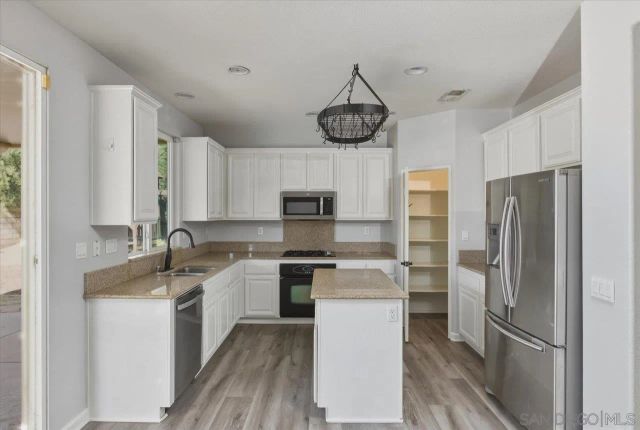 34463 Hillingdon, Winchester, CA 92596