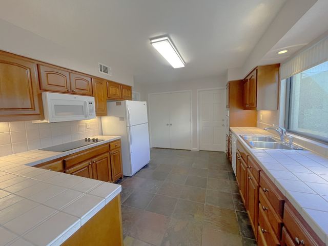 9609 Orchard Hill, Dallas, TX 75243