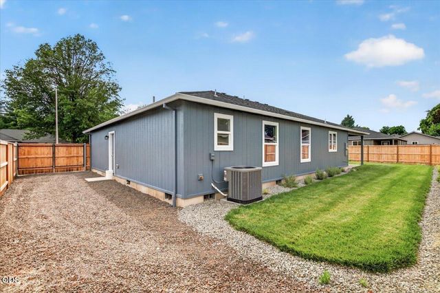 2981 Stonebrook Drive, Medford, OR 97504