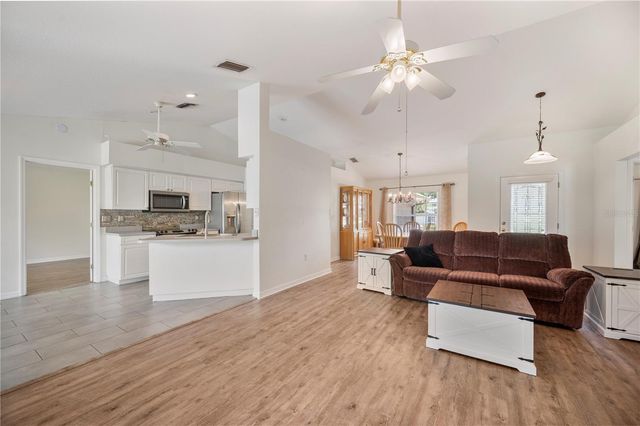 5711 MANCHESTER DRIVE E, Lakeland, FL 33810