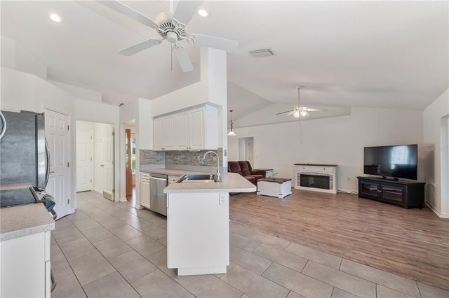 5711 MANCHESTER DRIVE E, Lakeland, FL 33810