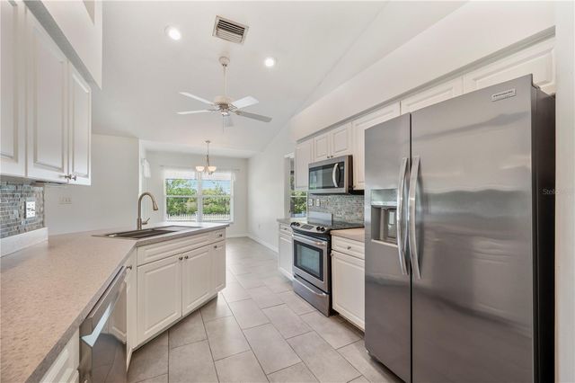 5711 MANCHESTER DRIVE E, Lakeland, FL 33810