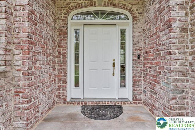 1946 Kyle Drive, Stroudsburg, PA 18360